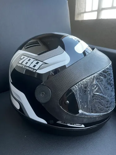 Capacete