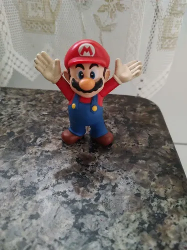 Boneco Mário Bross e Luide.