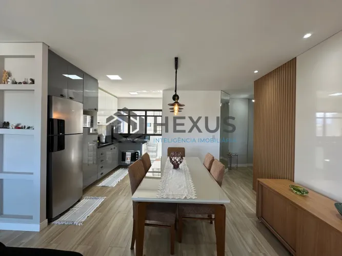Apartamento reformado com varanda vista mar e lazer no Tortugas na Enseada, Guarujá