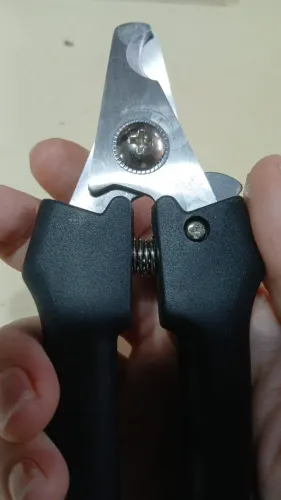 cortador/alicate de unha para cães e gatos.