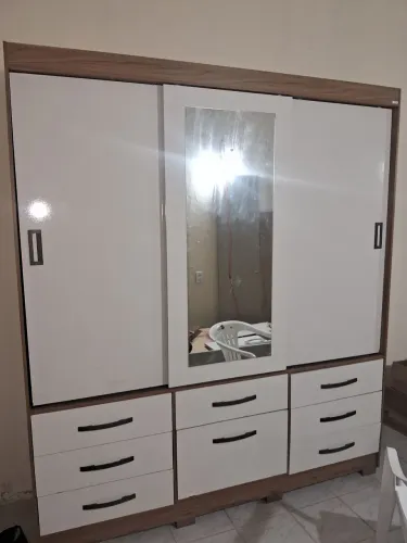 Vendo esse guarda roupas de casal 