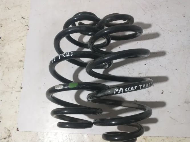 Par de molas traseira VW Passat 99 B5