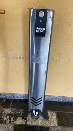Totem Dispensador de Álcool em Gel com Pedal - Ideal para Loja/Igreja