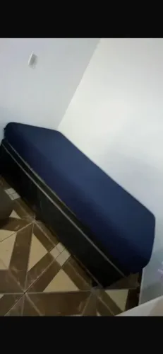 Vendo uma cama box de solteiro