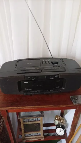 Rádio toca fita 