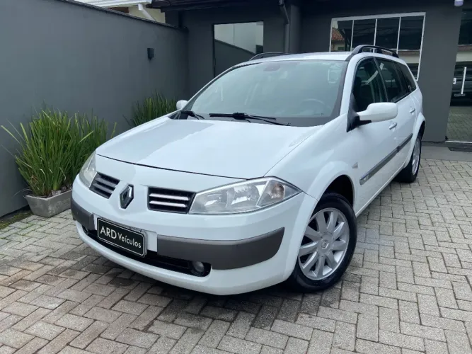 Renault Megane Grand Tour Dynam. Hi-flex 1.6 16V 2011