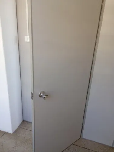 Divisória com Porta