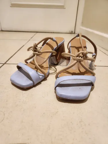 sandália carmen steffens couro 38