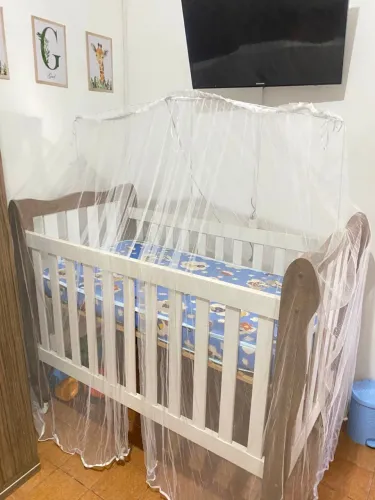 Berço Infantil - Semi novo - Acompanha colchão