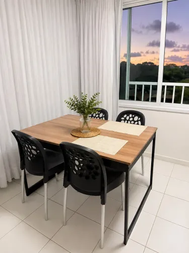 Mesa de Jantar 100x60 com 4 Cadeiras | Estilo Industrial | Excelente Estado
