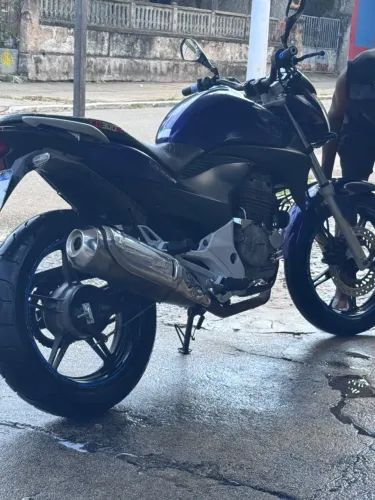 Moto CB300