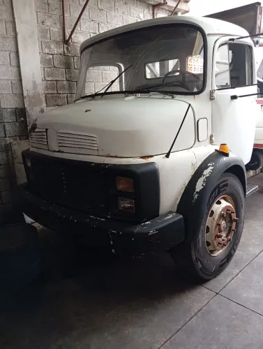 MB 1113 guincho com munck