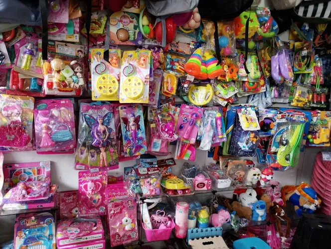 Brinquedos altas variedades