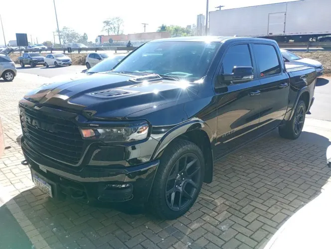 Ram Classic Laramie Night Edition 5.7 V8 16V Gasolina 4X4 Aut. 2025
