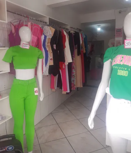 Móveis para montar uma loja de Roupas Feminina loja completa