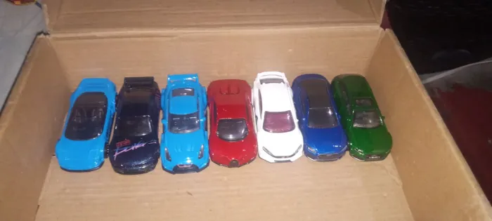Hot Wheels coleção 11 carros (GTR, skyline, Audi, Civic)