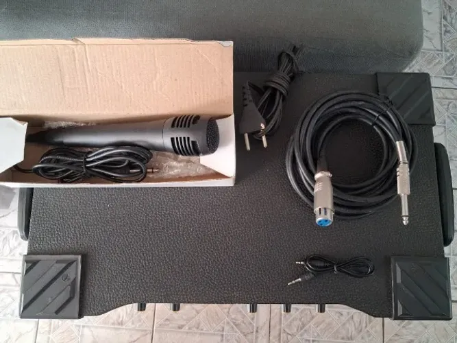 Microfone com cabo, Pedestal tripé retrátil girafa para microfone e Cabo de microfone