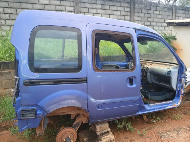 Sucata de Renault Kangoo passageiro 1.6 8V 2000/2000 em peças e componentes 