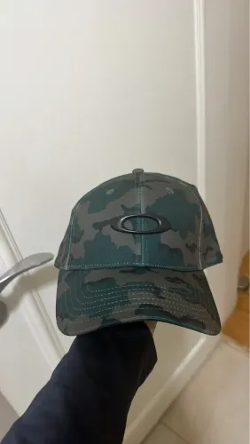 boné oakley tincan