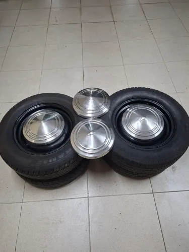 Jogo de rodas de ferro com calotas chapéu chinês opala/ caravan,  
