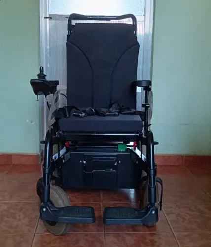 Vendo Cadeira de Rodas Motorizada - Ottobock B400