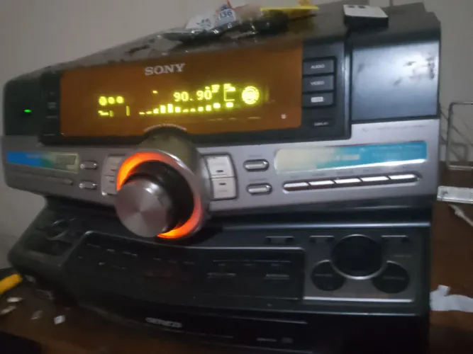Sony zux 9 880w