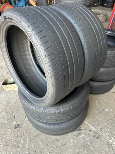 Pneu 235 35 19