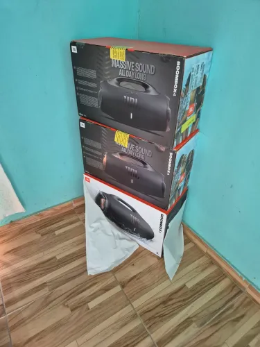 JBL Bombox 4