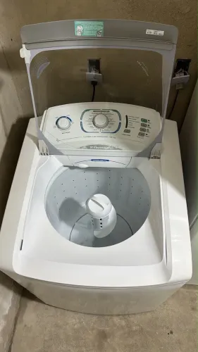 Máquina de lavar Eletrolux 12 quilos