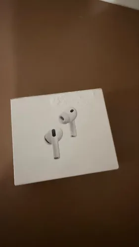 AirPods Pro 3 com tradução.