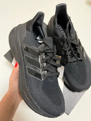 Tênis Adidas Ultraboost 5 tamanho 41