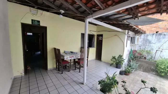 Casa estilo sítio / Cidade Operária / 3 quartos sendo 2 suítes