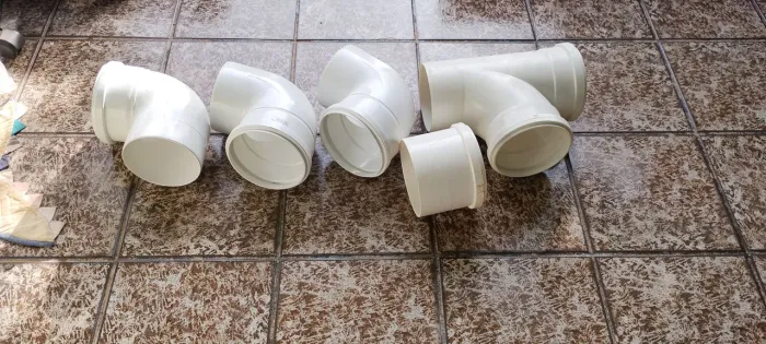 Vendo conexões dê esgoto