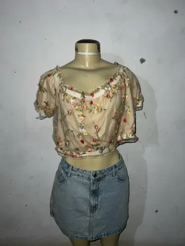 Bazar short e blusa floral feminina