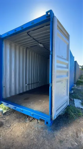 Contêiner Marítimo com Banheiro. 
