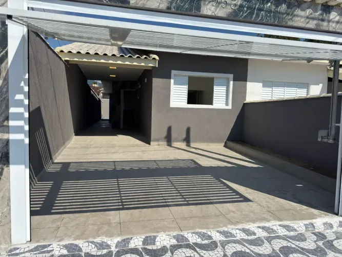Casa nova com piscina para venda com 3 quartos em Stella Maris - Peruíbe - SP