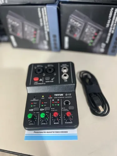 Mesa de som interface de áudio