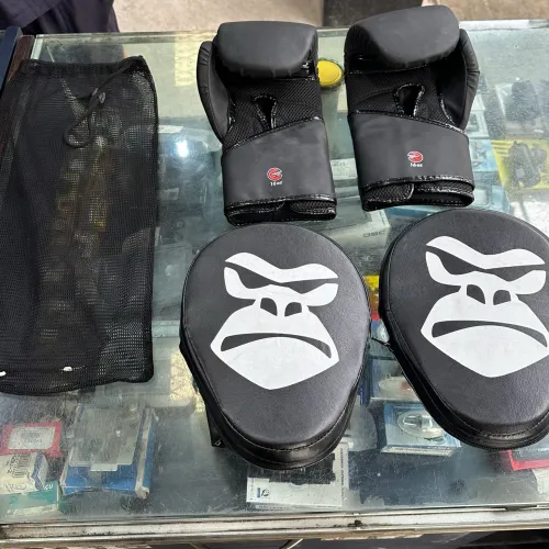 Luva e manopla de muay thai boxe 