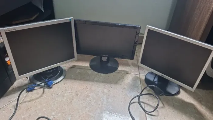 Kit 3 Monitores (Samsung, LG e Positivo) + Cabos Inclusos - Testados