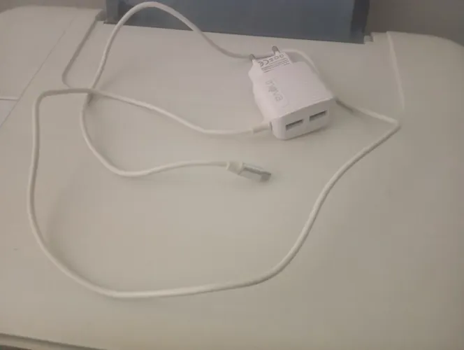 Carregador Inova bivolt (2 entradas USB)