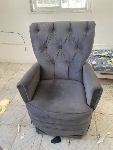 Poltrona de Amamentação com Balanço + Puff