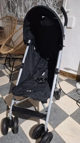 Carrinho de bebe da Jolie