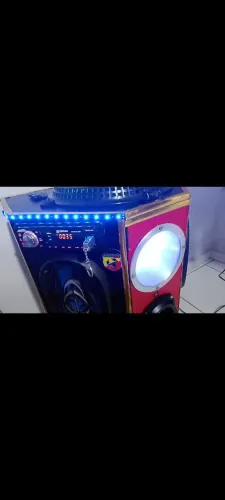 Caixa de som alto motiva