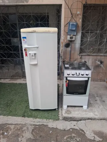 Fogão e geladeira