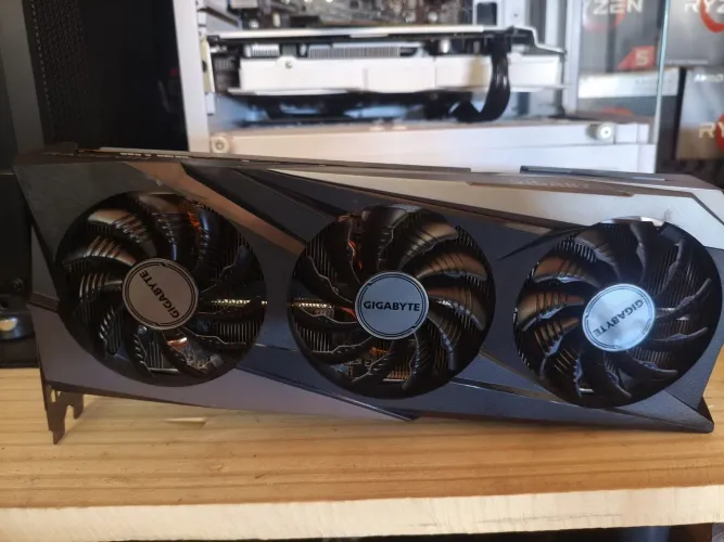 Placa de Vídeo RX 7600 Gigabyte Triple Fan 8GB