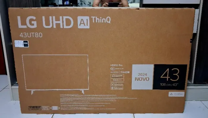 Smart TV 4K 43" LG UHD (Modelo 43UT8000) - Estado de Nova + Nota Fiscal.