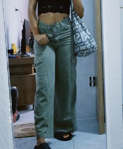CALÇA CARGO WIDE LEG VERDE OLIVA