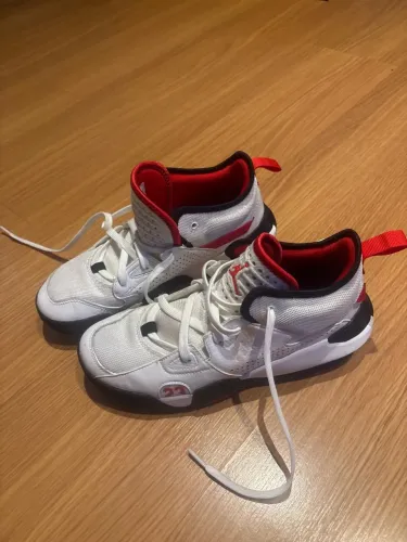 Jordan stay loial 2