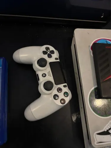 Ps4 slim branco