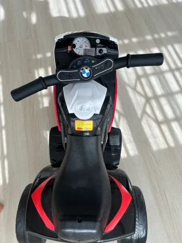 VENDO moto infantil elétrica BMW - pouquíssimo uso